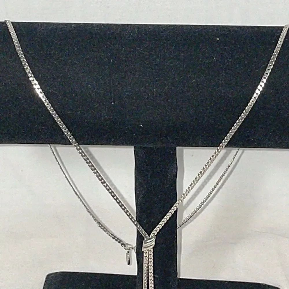 Chain Necklace with Bell Emblems - Picture 4 of 6